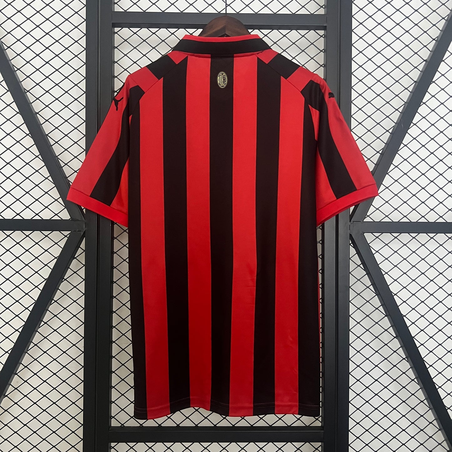 Camiseta Retro Milan Edición 125 aniversario